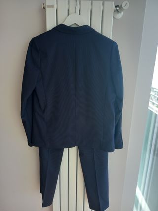 Traje júnior. Talla 13-14 años. Zara.