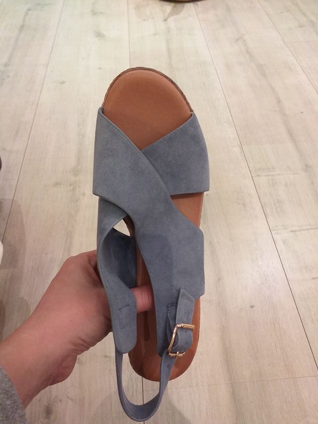 Sandalias azules tacón