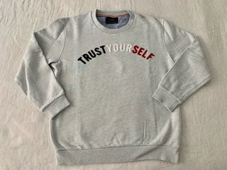 Sudadera gris