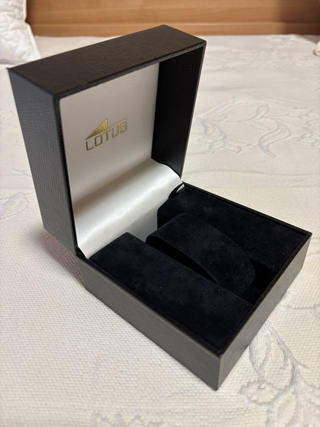 Caja reloj Lotus