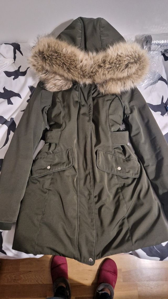 Parka Zara pelo y repelente al agua XS