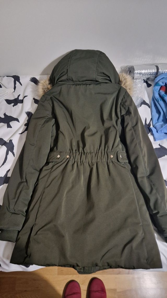 Parka Zara pelo y repelente al agua XS