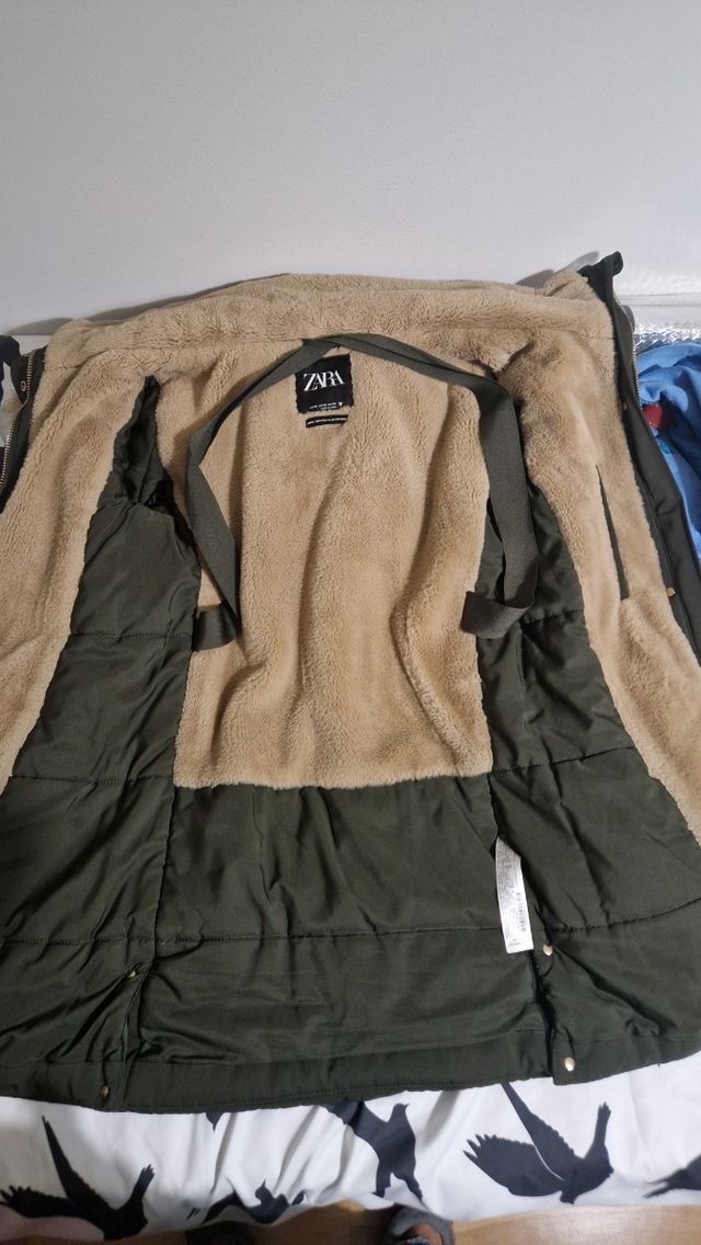 Parka Zara pelo y repelente al agua XS