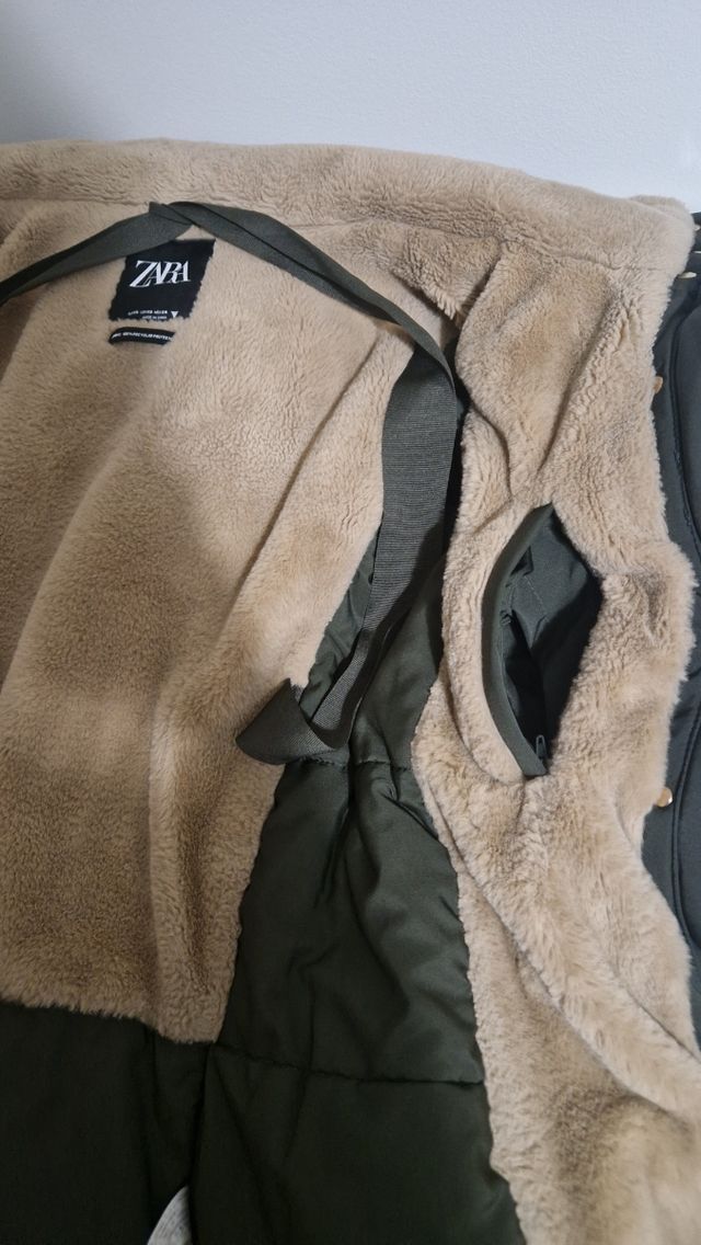 Parka Zara pelo y repelente al agua XS