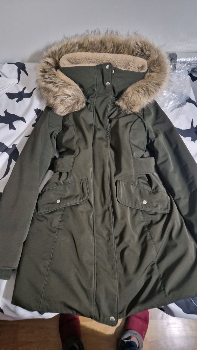 Parka Zara pelo y repelente al agua XS