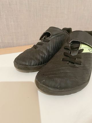 Botas Futbol Marca Kipsta Talla 30