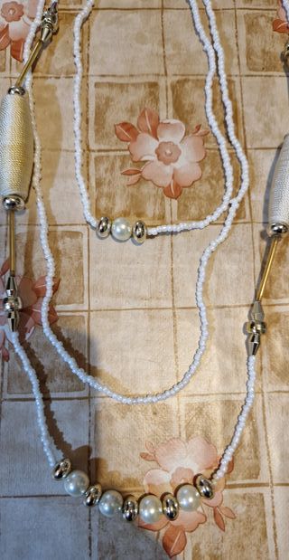 Collana con perline e ciondoli