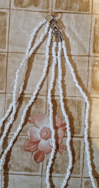 Collana con perline e ciondoli