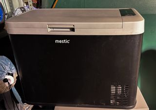 Nevera eléctrica Mestic MCC25 AC/DC 25L negro