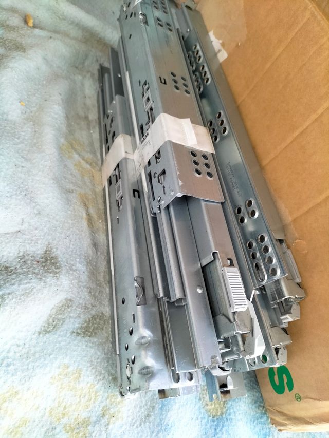 Lote Herrajes para cajones Grass