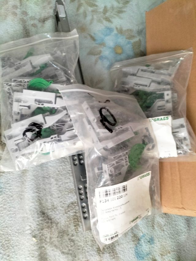 Lote Herrajes para cajones Grass