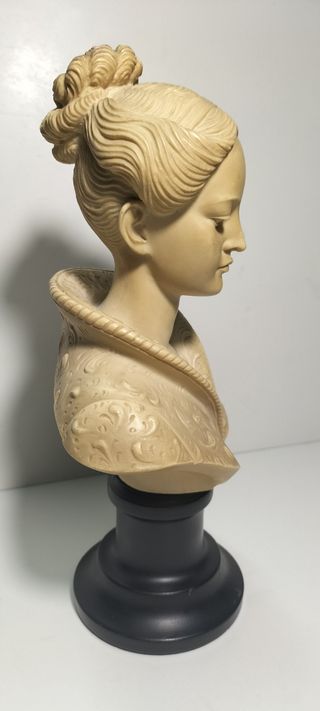 Busto de Dama de A. Giannelli escultor