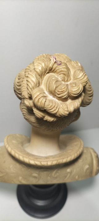 Busto de Dama de A. Giannelli escultor