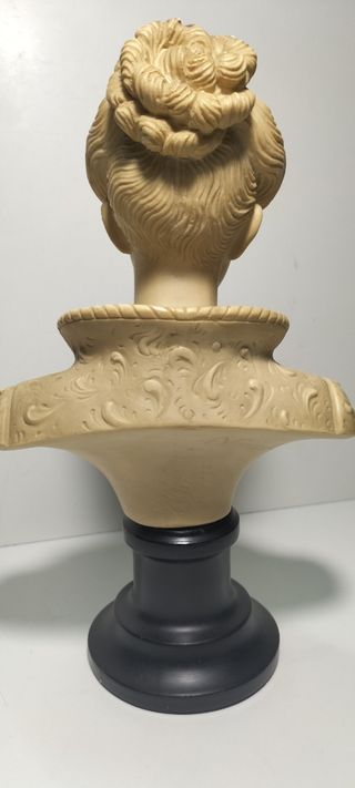 Busto de Dama de A. Giannelli escultor