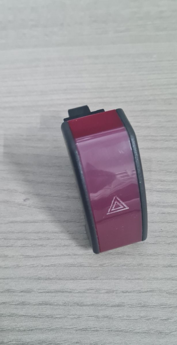 Interruptor luces emegencia opel corsa y combo