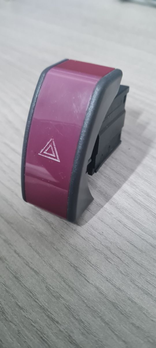 Interruptor luces emegencia opel corsa y combo