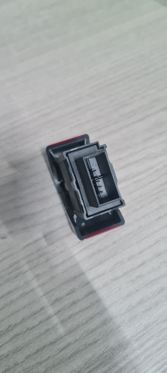 Interruptor luces emegencia opel corsa y combo