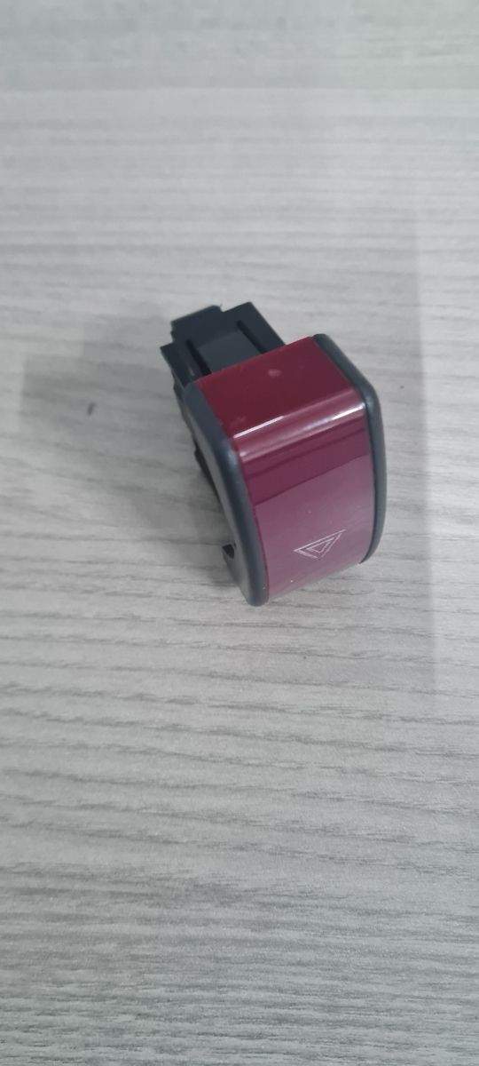 Interruptor luces emegencia opel corsa y combo