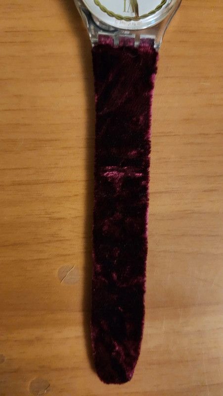 Swatch GK203 Saint Velour