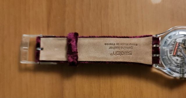 Swatch GK203 Saint Velour