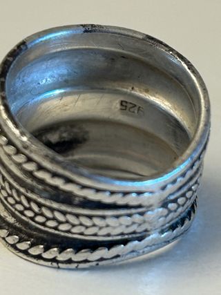 Anillo etnico de plata antiguo