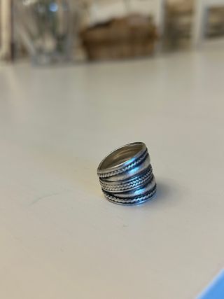 Anillo etnico de plata antiguo