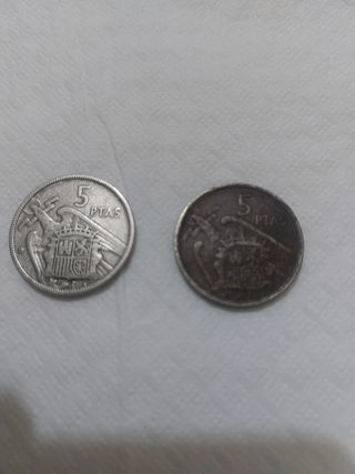 2 MONEDAS DE FRANCO DE 5 PESETAS