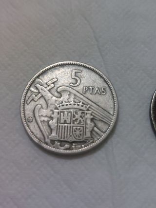 2 MONEDAS DE FRANCO DE 5 PESETAS