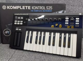 Teclado Native Instruments Komplete Kontrol S25