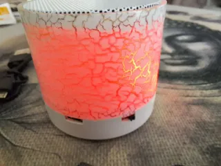 Mini altavoz portátil blanco