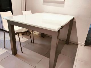 Tavolo vetro e acciaio