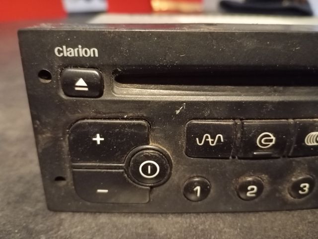 Stereo auto Clarion radio cd