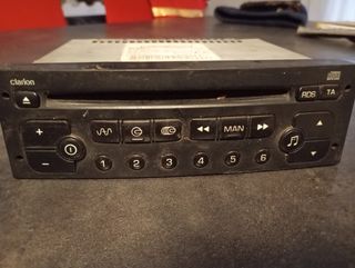 Stereo auto Clarion radio cd