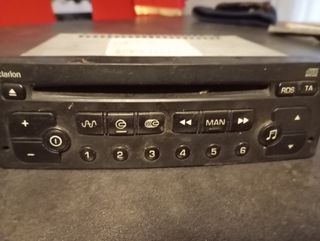 Stereo auto Clarion radio cd