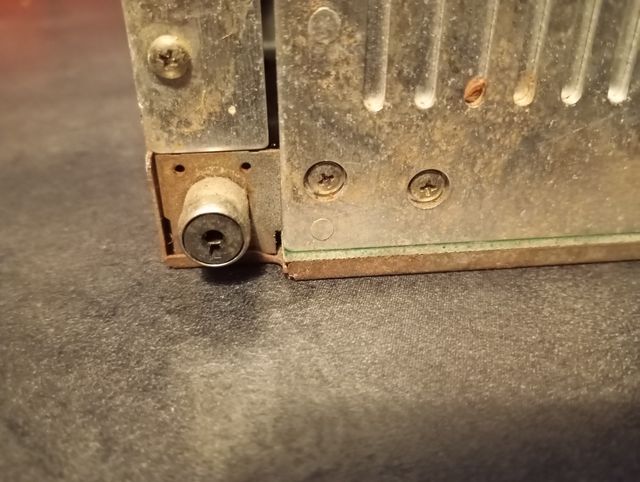 Stereo auto Clarion radio cd