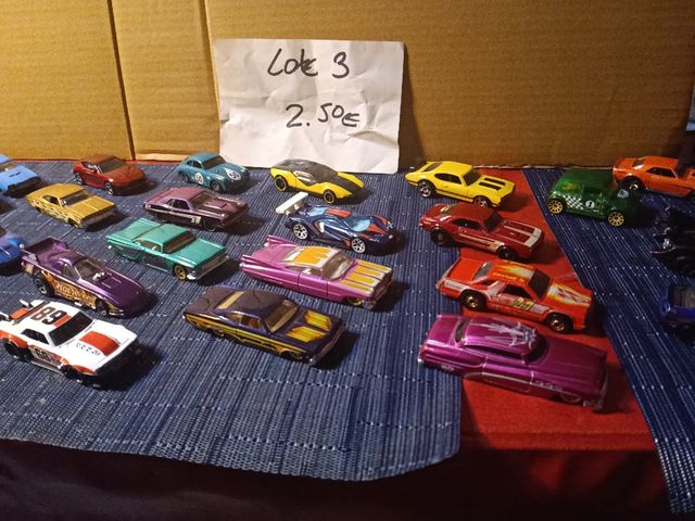 Hot Wheels lotto numero 3 da 2,50. Unità a 5