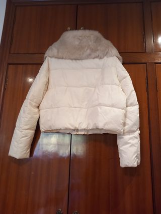 Chaqueta plumas Zara.