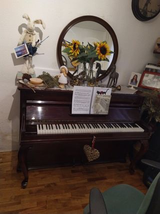 Piano JAVEL, de pared