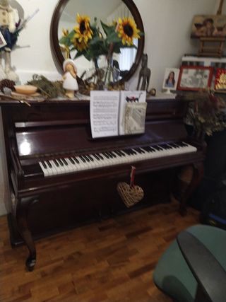 Piano JAVEL, de pared