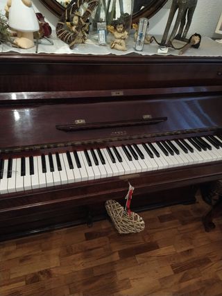 Piano JAVEL, de pared