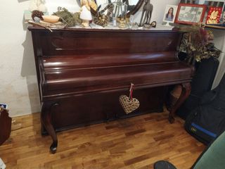 Piano JAVEL, de pared