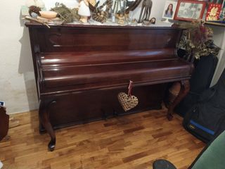 Piano JAVEL, de pared