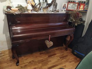 Piano JAVEL, de pared