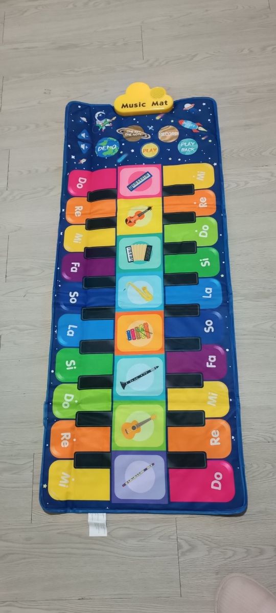 Piano suelo infantil