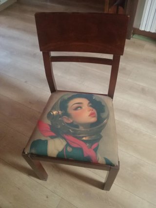 Mesa y 5 sillas exclusivas todo madera