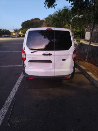 Ford E-Transit Courier 2016