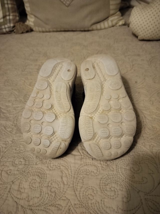 Zapatillas Under Armour talla 26