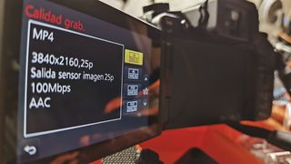 Cámara Panasonic Lumix G - DMC-G7K + Lumix 14-42