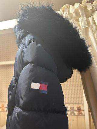 Plumas azul marino de Tommy Hilfiger