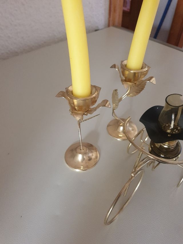 candelabros y lámpara de gas